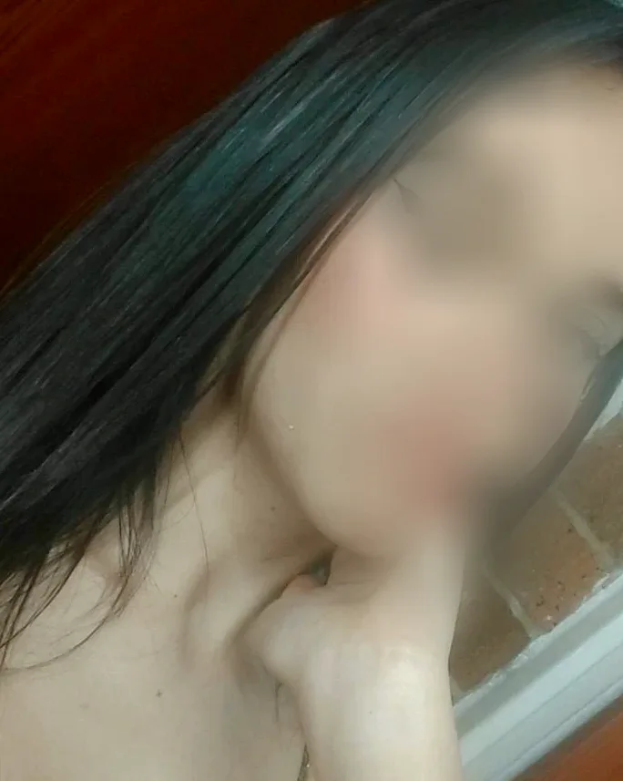 Ela, 21