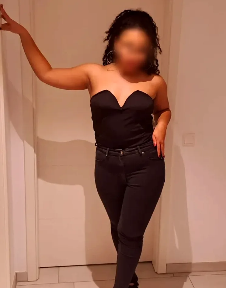 Elisa, 27