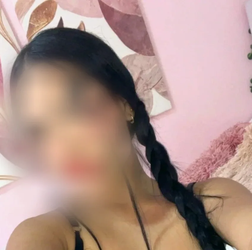 Hannah, 23