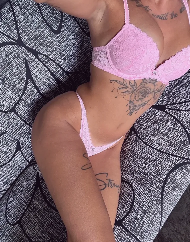 Maja, 28