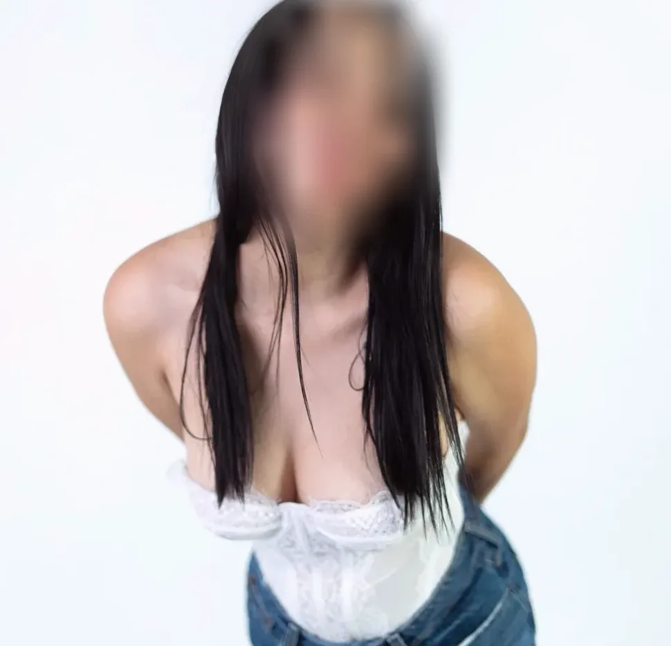 Miriam, 23