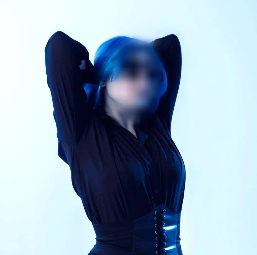 Nadine, 21