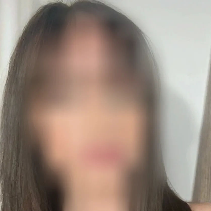 Nicole, 23