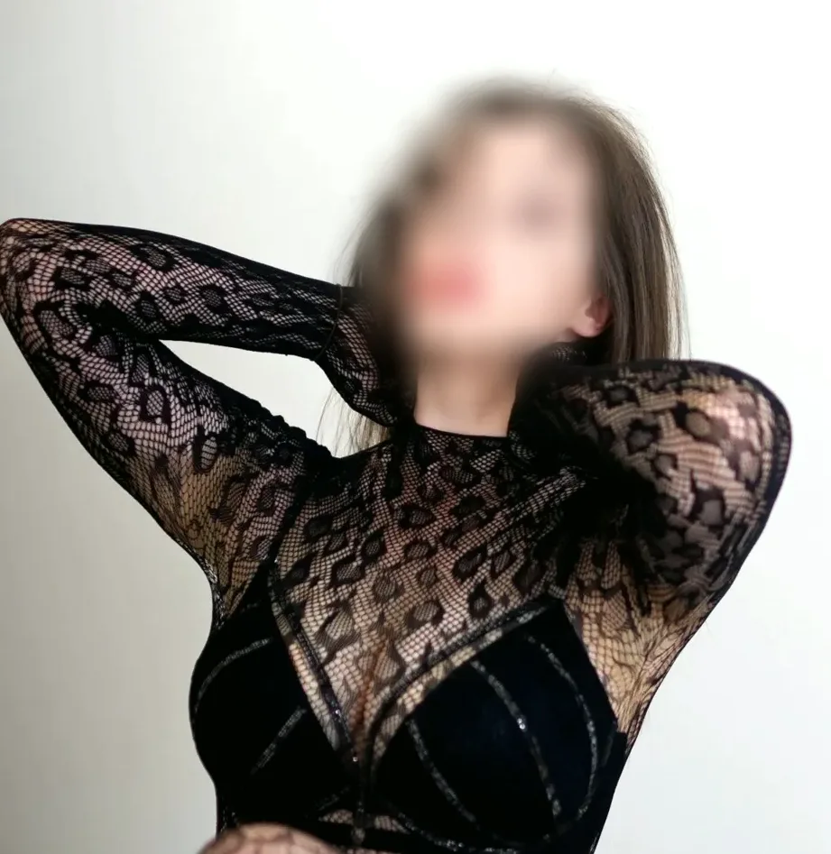 Nora, 26