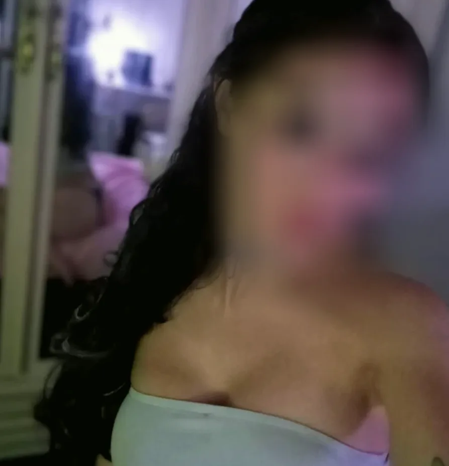 Simone, 34