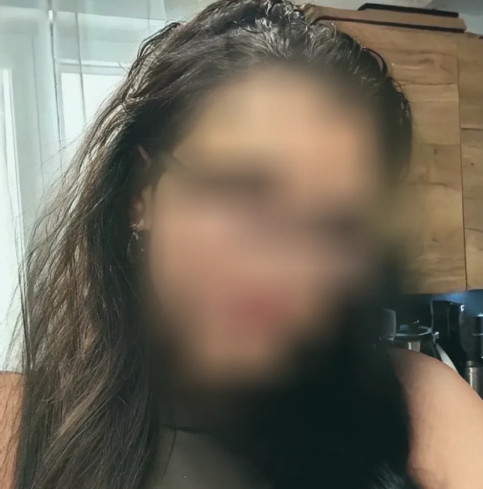 Vivien, 39